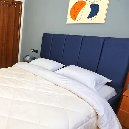 Center With Elevator *