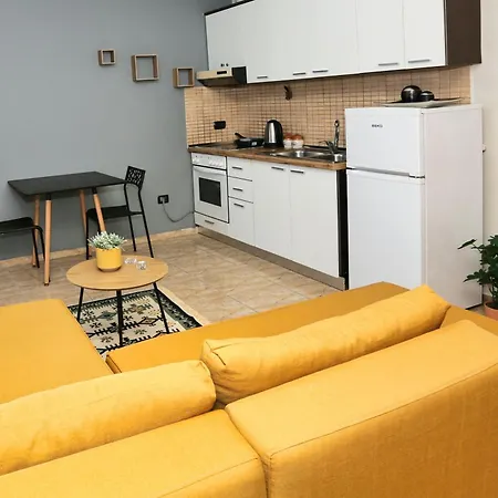 Cozy In The Heart Of Blloku Apartment Tirana