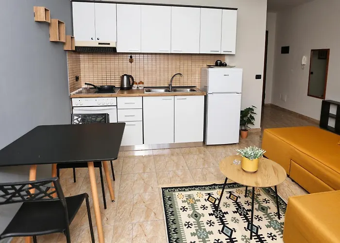 Center With Elevator Apartmán *